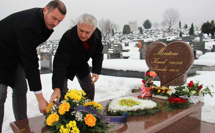 Predstavnici Grada Sarajeva položili cvijeće na grob legendarnog Kemala Montena